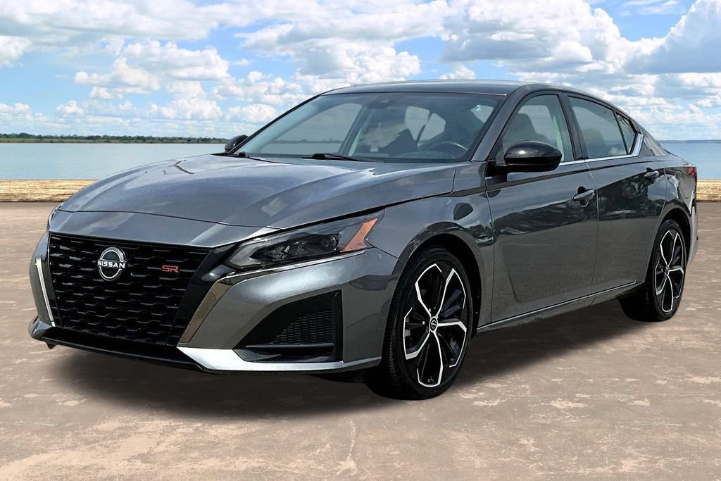 Used 2025 Nissan Altima 2.5 SR FWD image 4