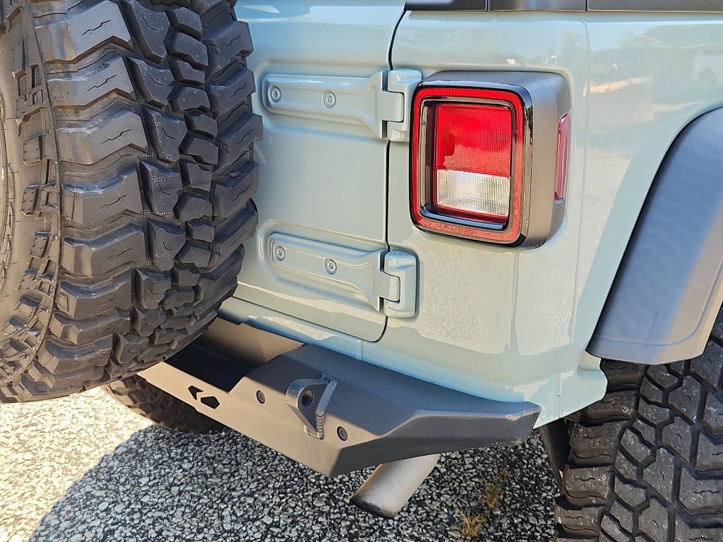 Used 2023 Jeep Wrangler Sport S image 16