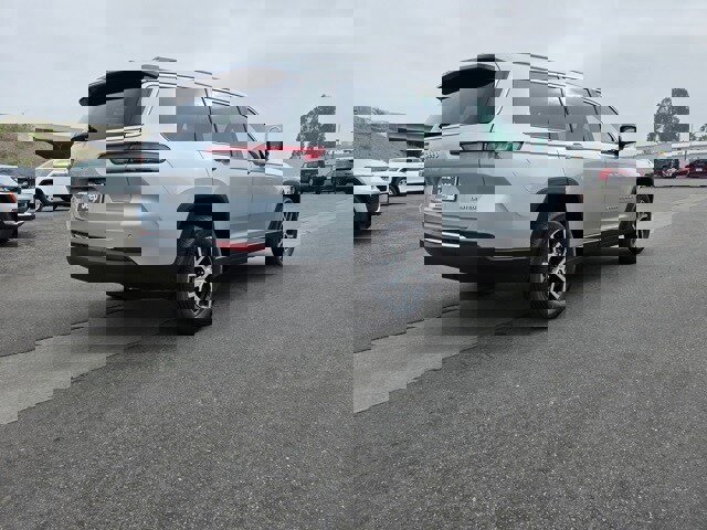 New 2025 Jeep Grand Cherokee L Limited w/ Trailer Tow Package image 7