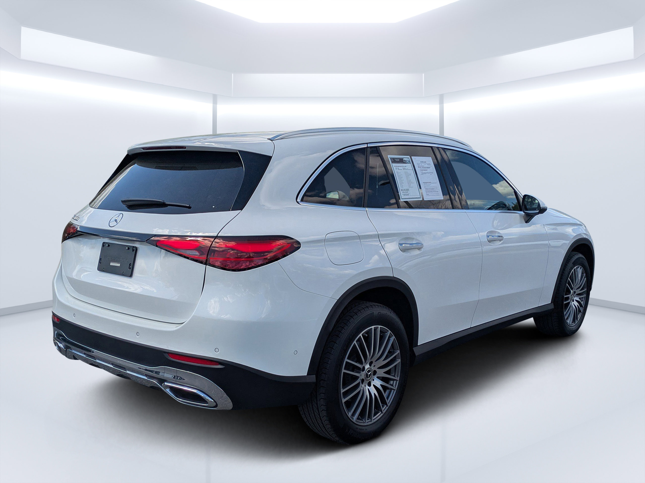 Certified 2025 Mercedes-Benz GLC 300 image 3