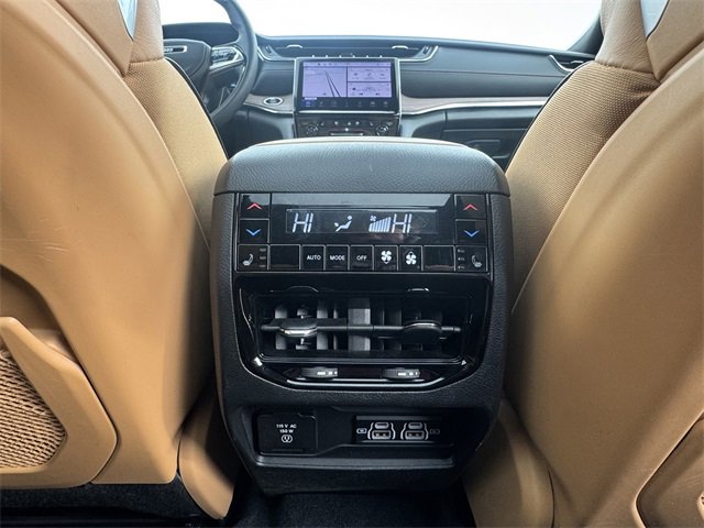 Used 2025 Jeep Grand Cherokee L Summit image 15