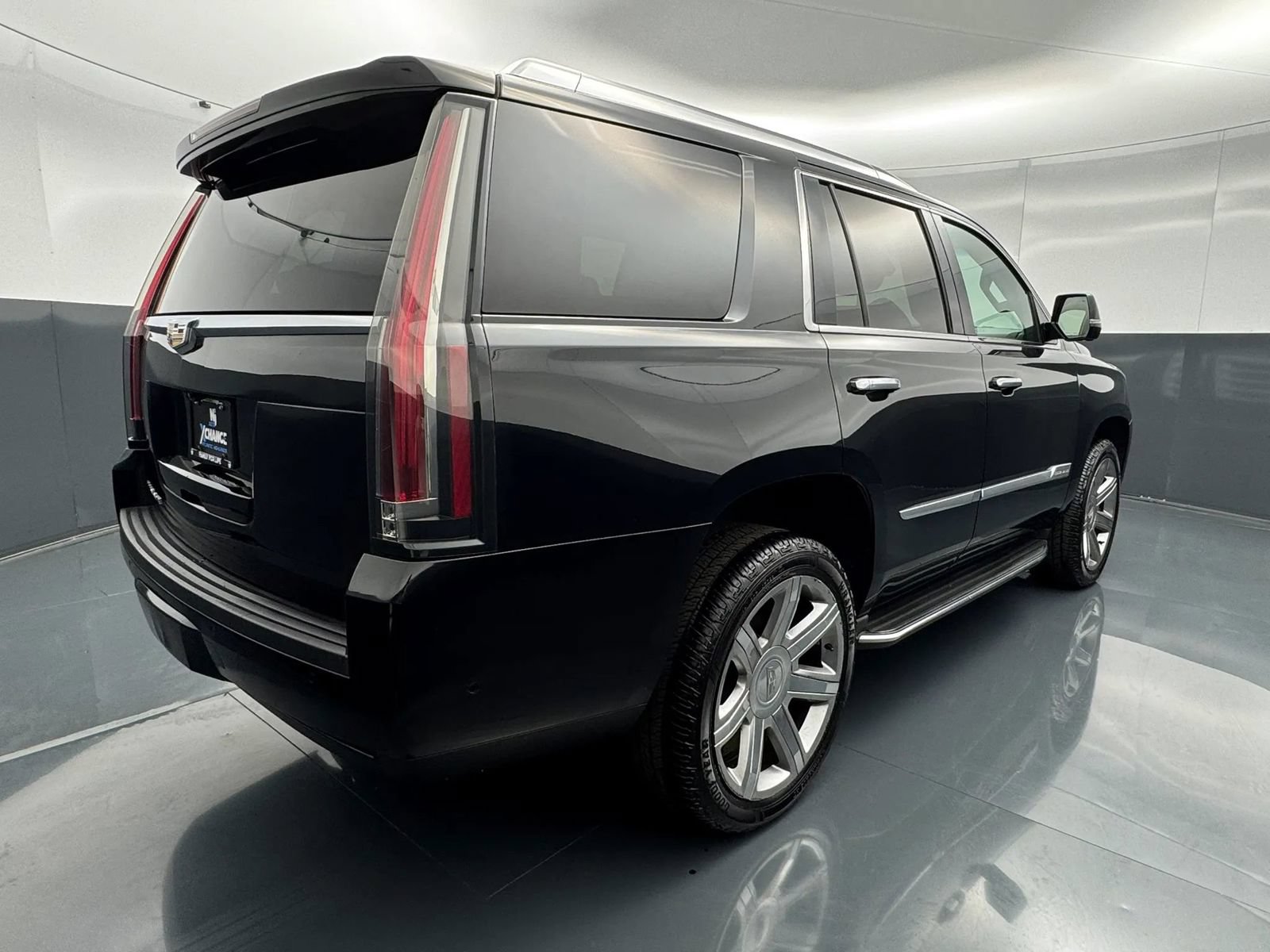 Used 2019 Cadillac Escalade Luxury AWD/4WD image 15