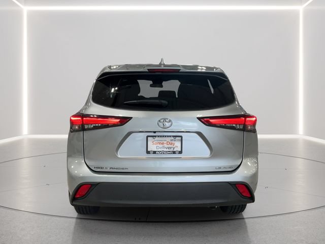Used 2020 Toyota Highlander LE AWD/4WD video 4