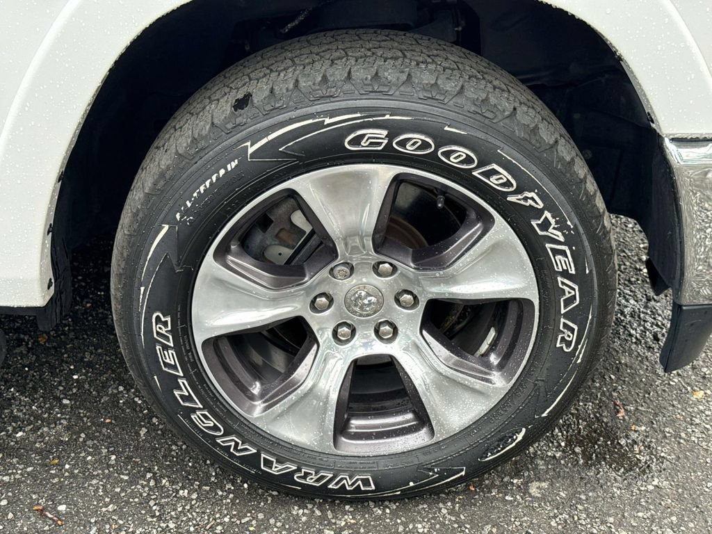 Used 2019 RAM 1500 Laramie AWD/4WD image 7
