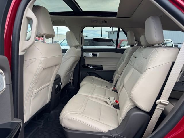 Used 2023 Ford Explorer Platinum w/ Technology Package image 31