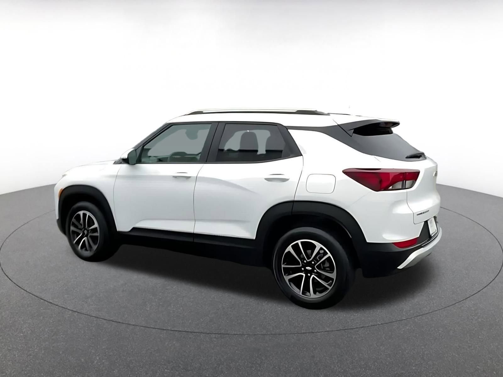 Used 2025 Chevrolet TrailBlazer LT image 9