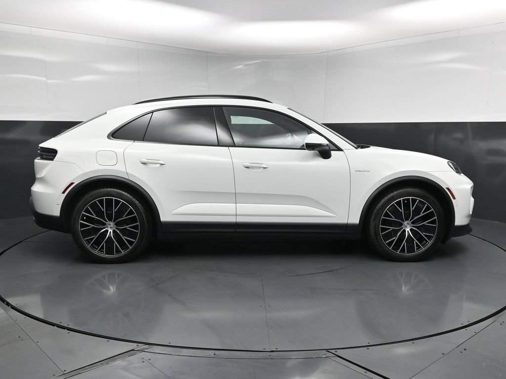 New 2026 Porsche Macan 4 Electric AWD/4WD image 11