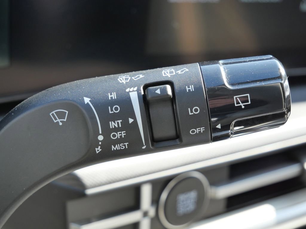 Used 2025 Hyundai Santa Fe SEL AWD/4WD image 47