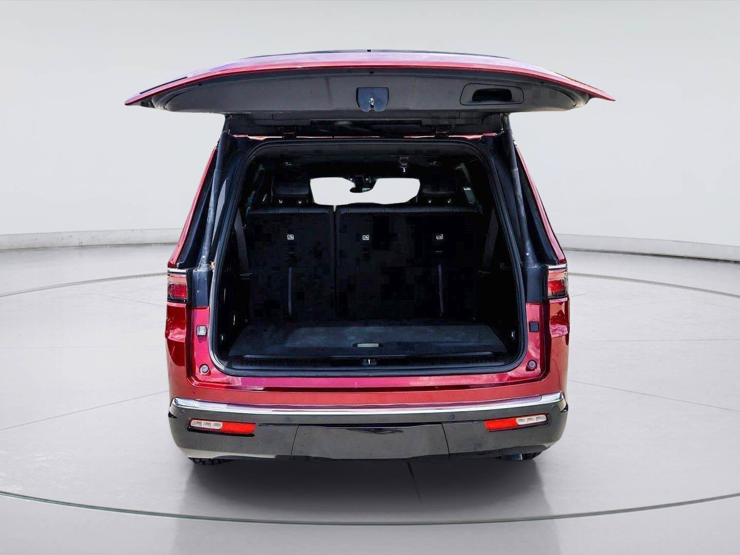 Used 2023 Jeep Wagoneer 4WD image 7