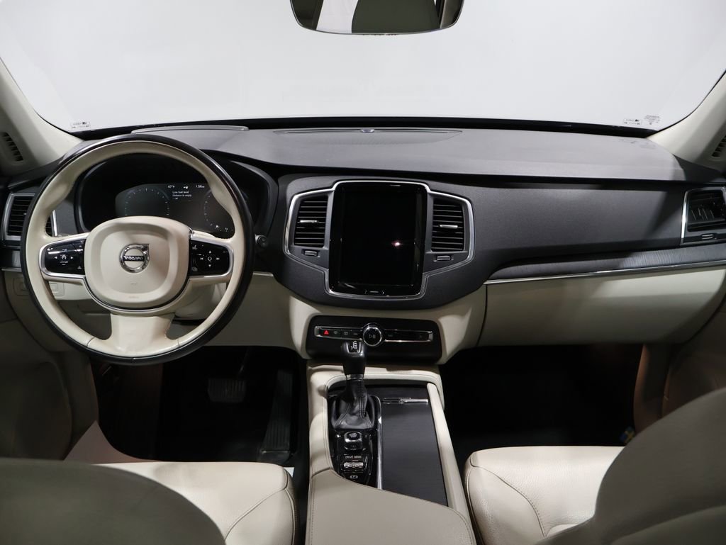 Used 2020 Volvo XC90 T6 Momentum image 15