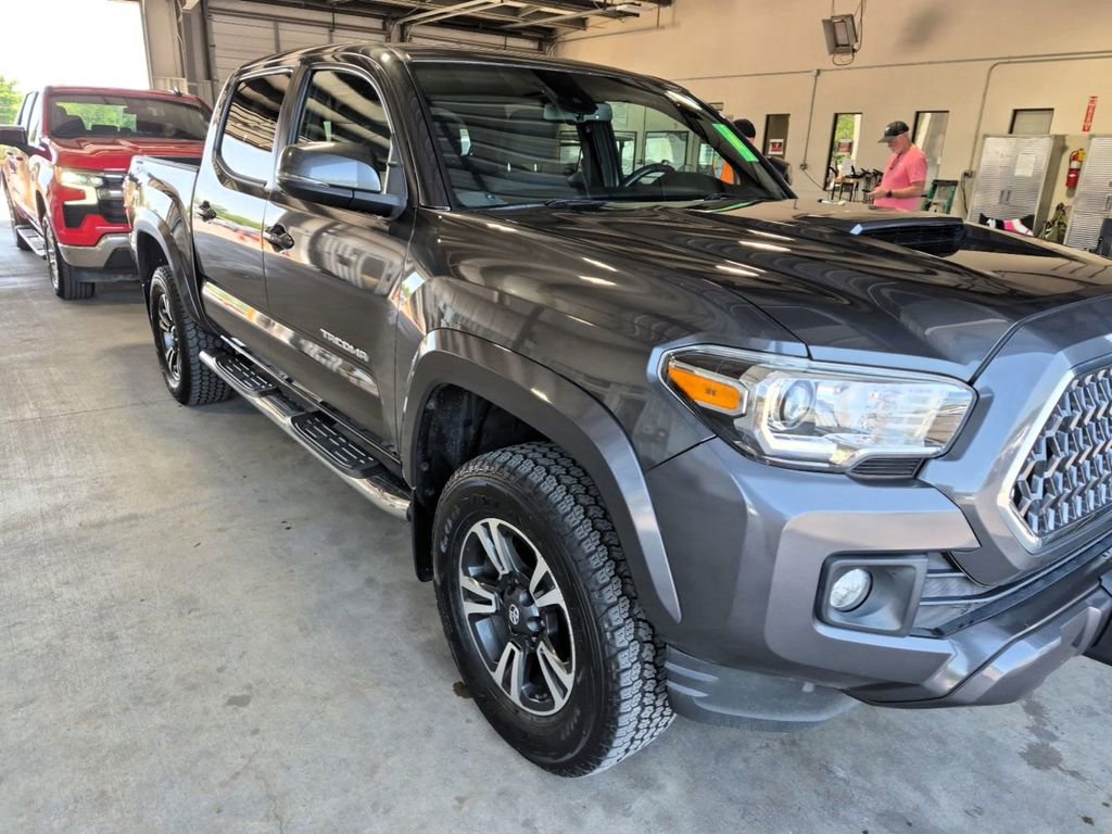 Used 2019 Toyota Tacoma TRD Sport AWD/4WD image 1