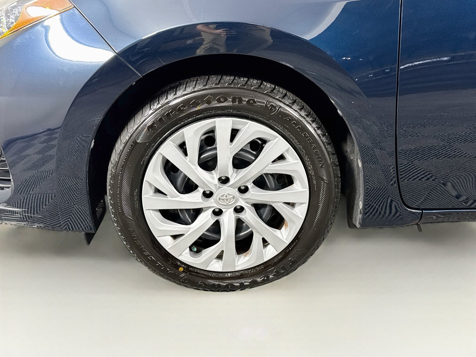 Used 2018 Toyota Corolla LE FWD image 28