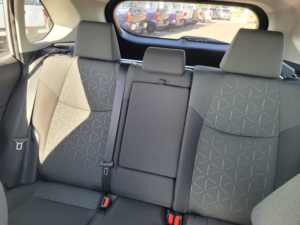 Used 2022 Toyota RAV4 XLE w/ Convenience Package FWD image 12