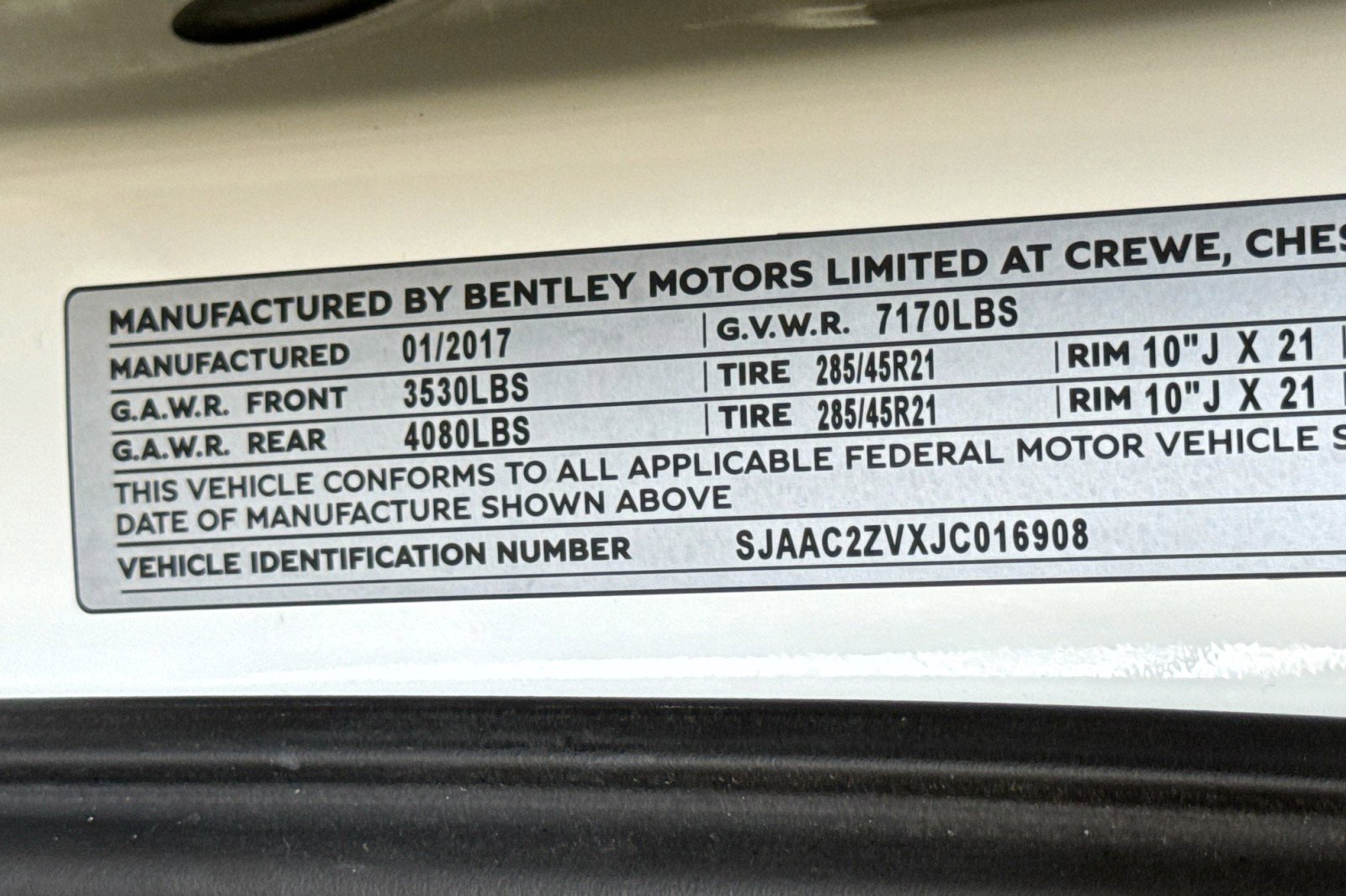 Used 2018 Bentley Bentayga image 31