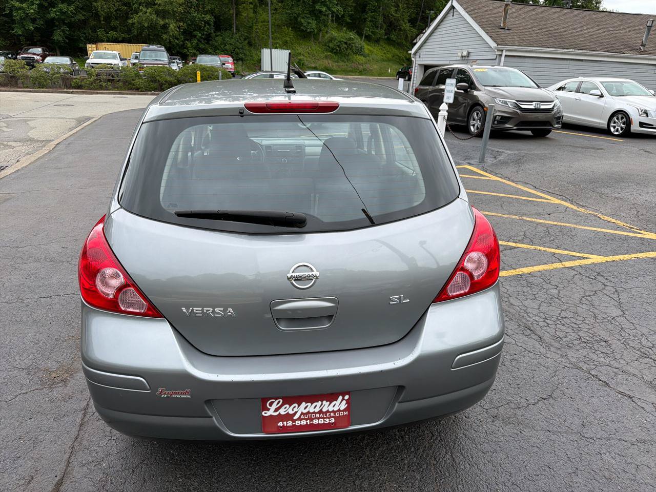 Used 2008 Nissan Versa Hatchback FWD image 9