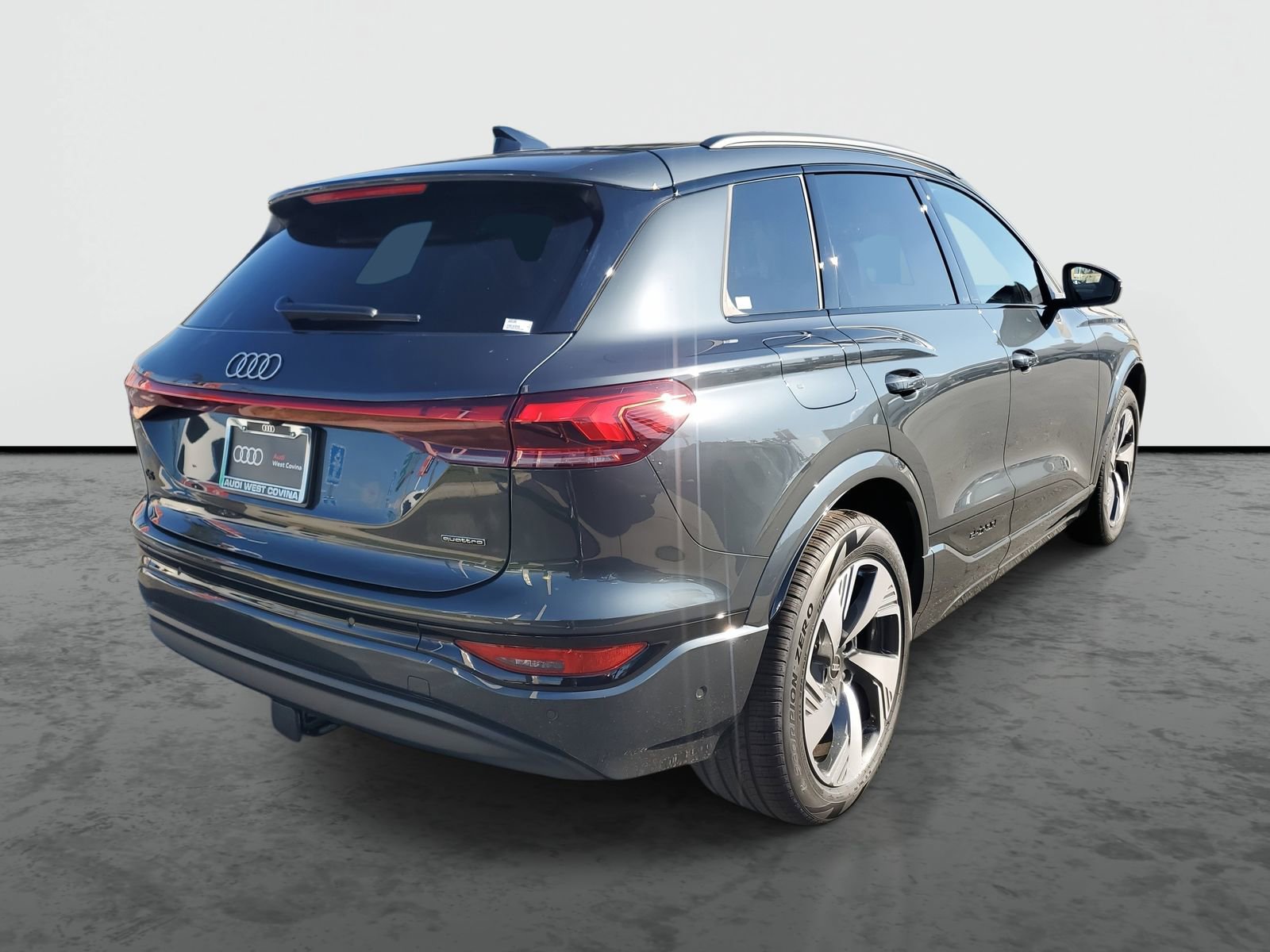 New 2025 Audi Q6 e-tron Premium image 4