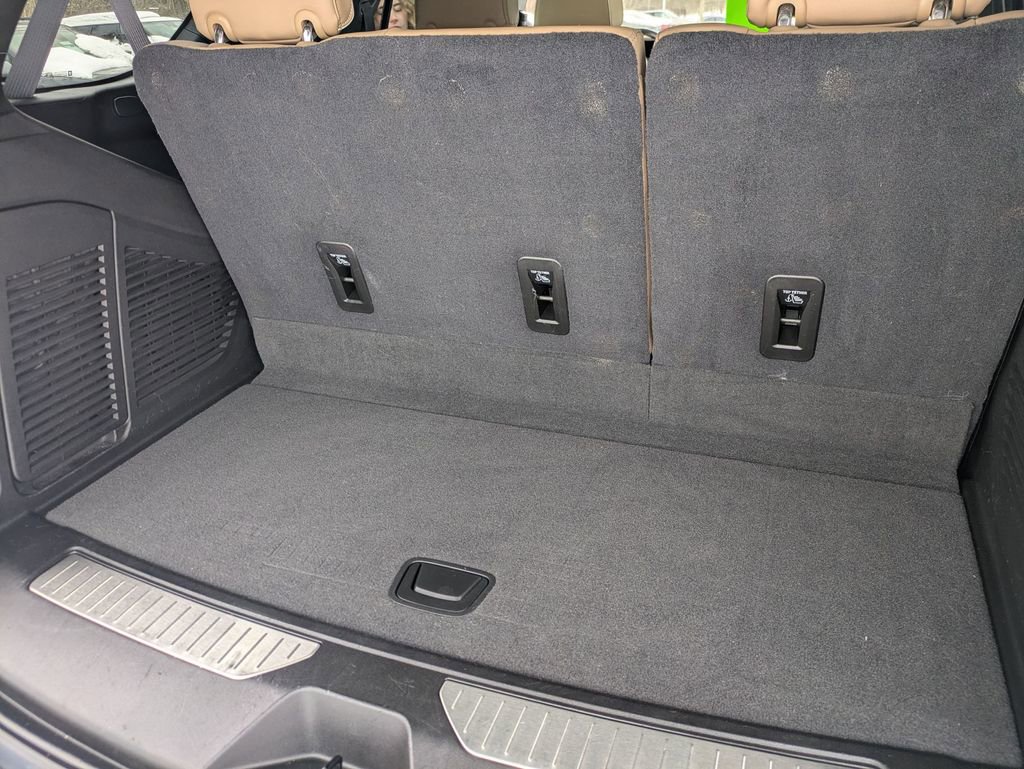 Used 2021 Chevrolet Tahoe Premier w/ Premium Package image 32