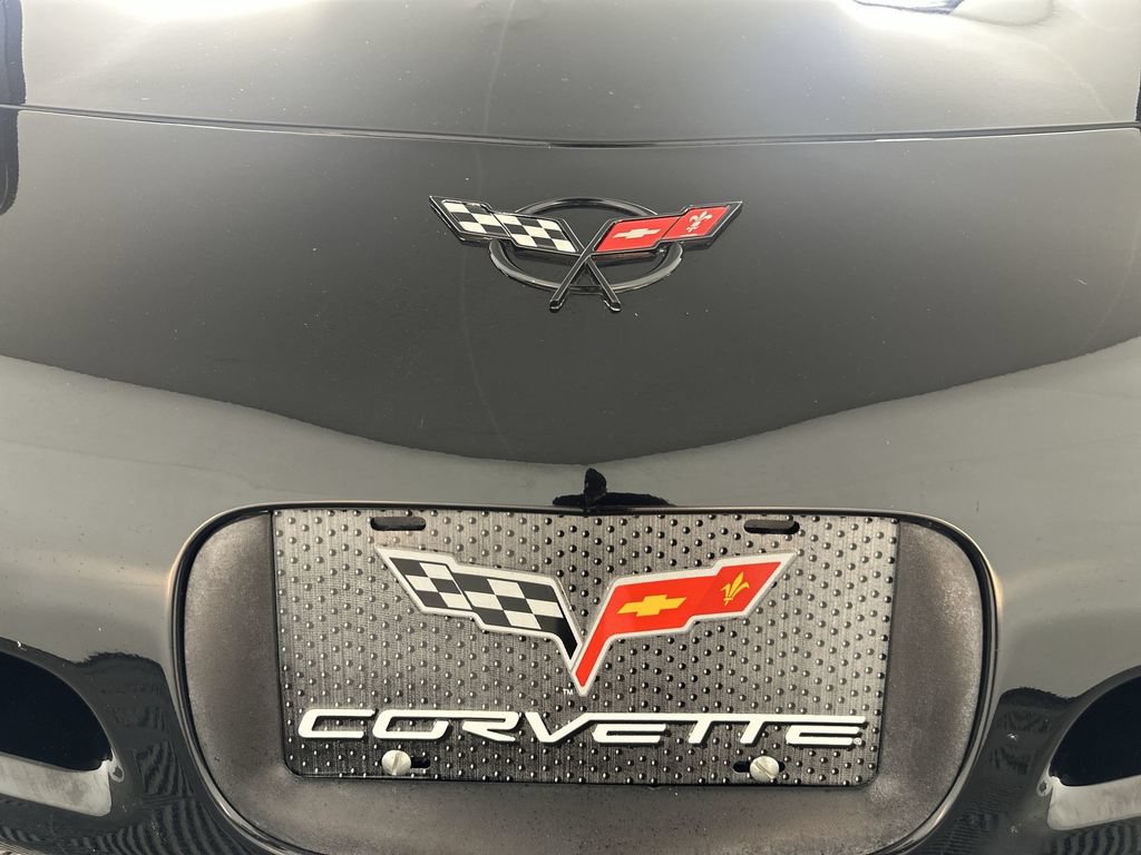 Used 2004 Chevrolet Corvette Coupe w/ Preferred Equipment Group RWD image 29