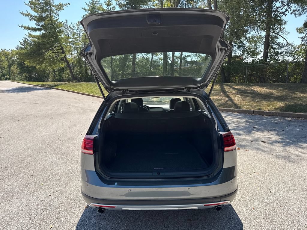 Used 2018 Volkswagen Golf Alltrack SE AWD/4WD image 25