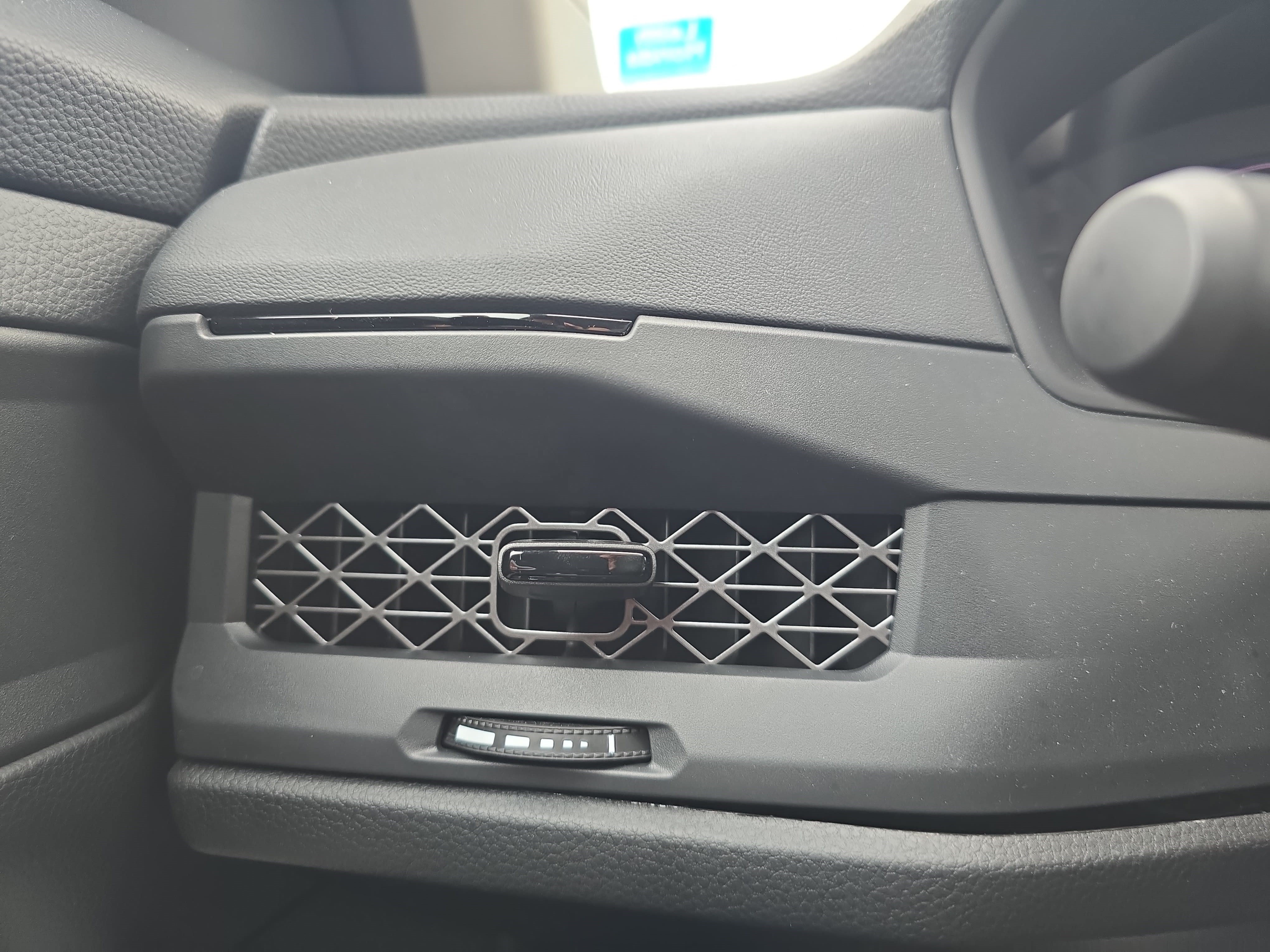 Used 2025 Honda Accord LX image 24