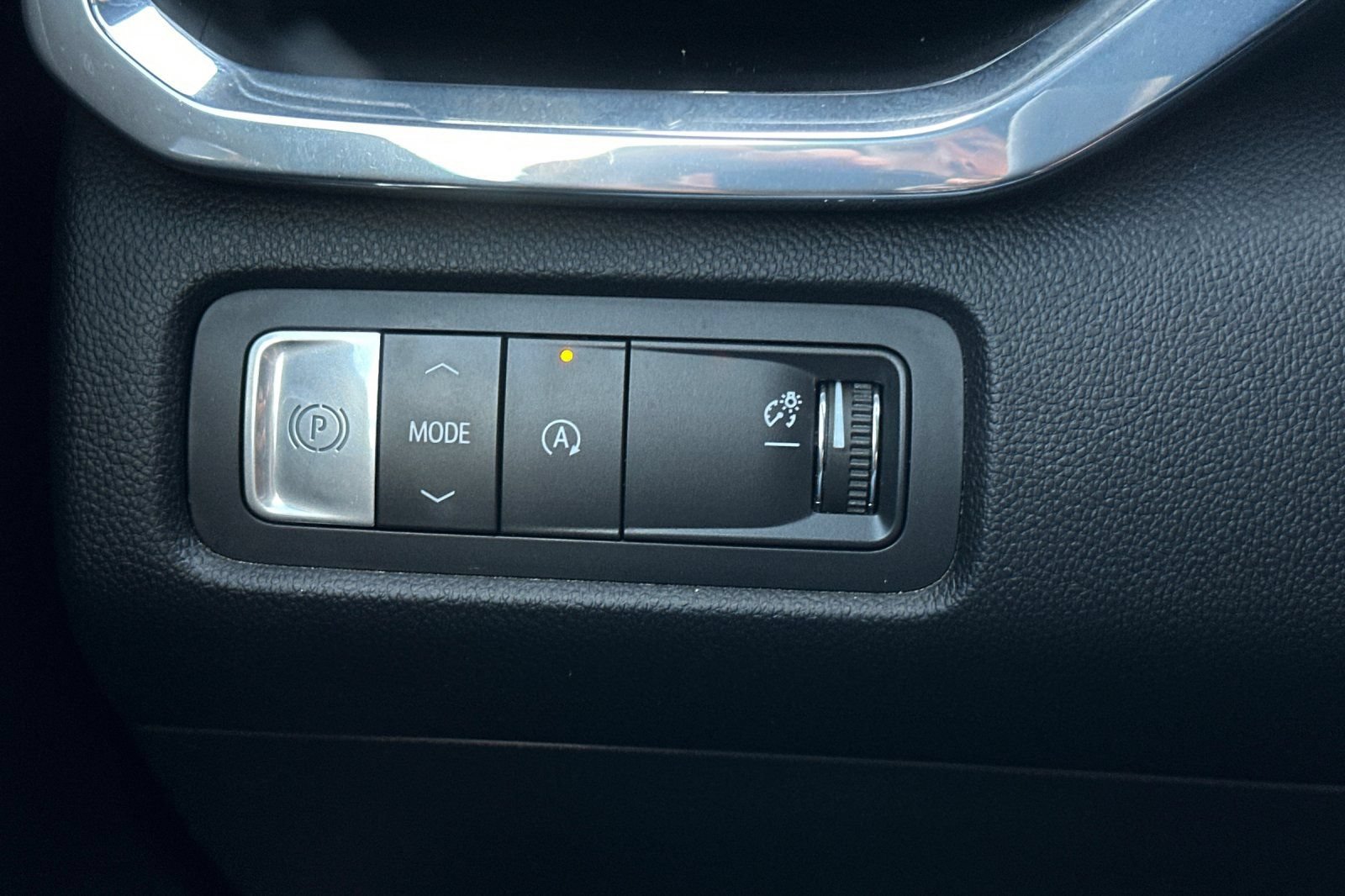 Used 2026 GMC Acadia Elevation w/ Elevation Premium Package FWD image 38