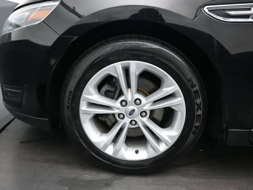 Used 2018 Ford Taurus SEL image 45