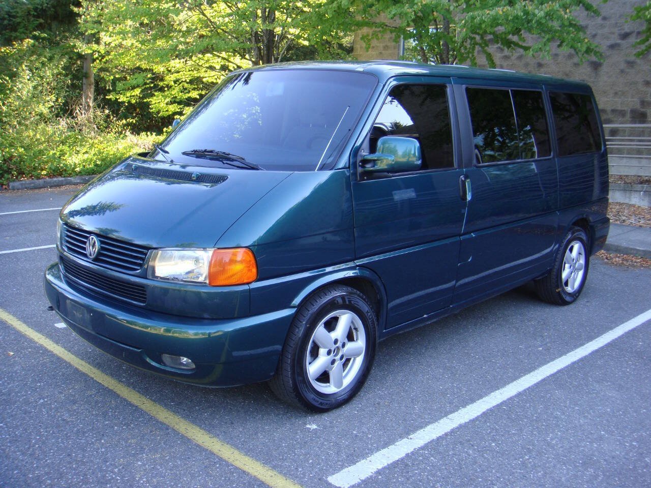 Used 2003 Volkswagen Eurovan MV FWD image 4