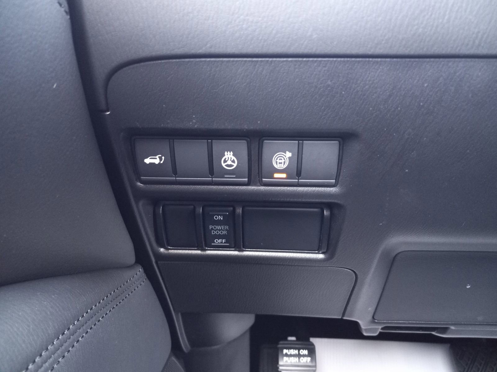 Used 2024 Nissan Armada SL image 27