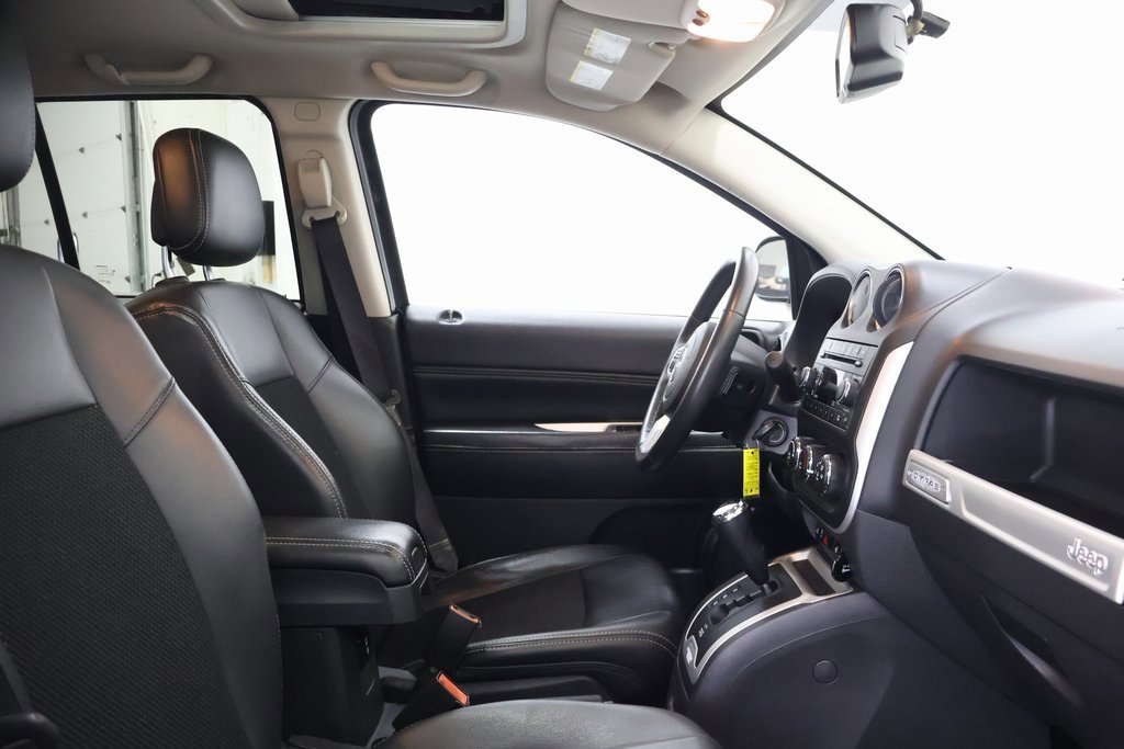 Used 2014 Jeep Compass Latitude w/ Sun/Sound Group image 21