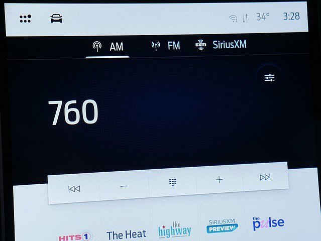 Used 2024 Ford Edge Titanium image 38