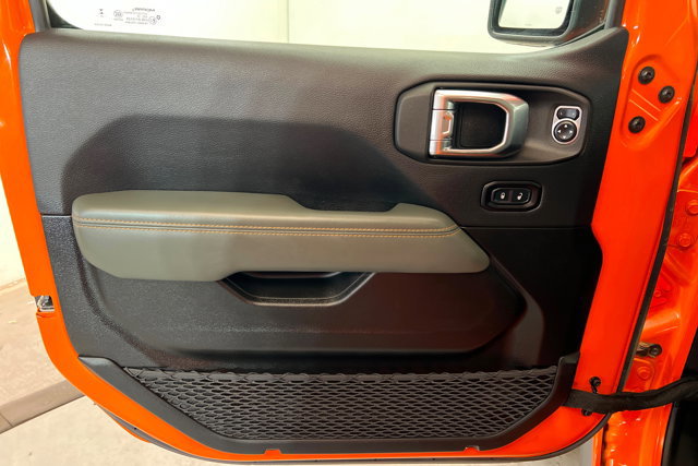 Used 2025 Jeep Gladiator Mojave image 14