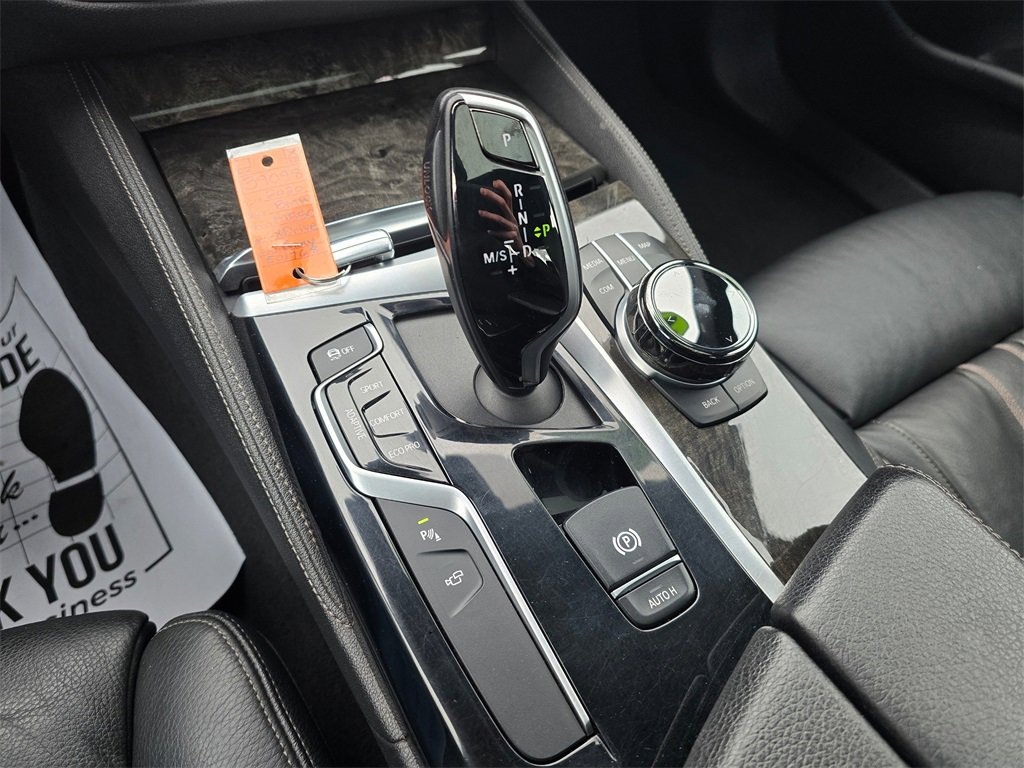 Used 2020 BMW M550i xDrive image 28