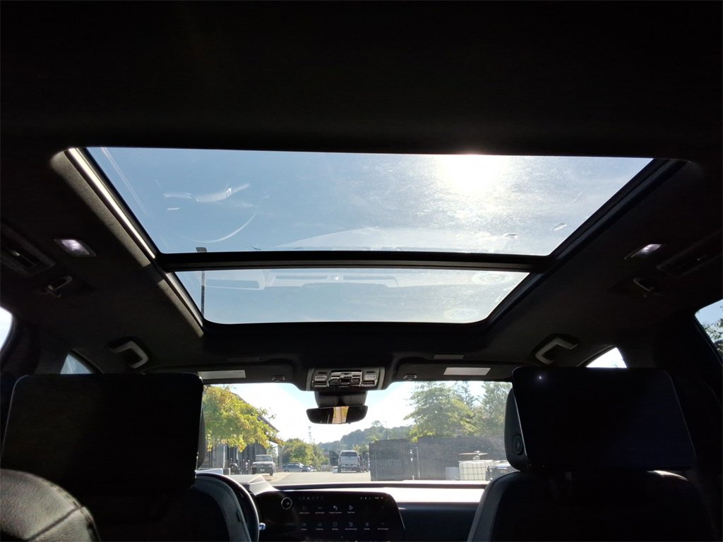 New 2026 Chevrolet Suburban High Country image 21