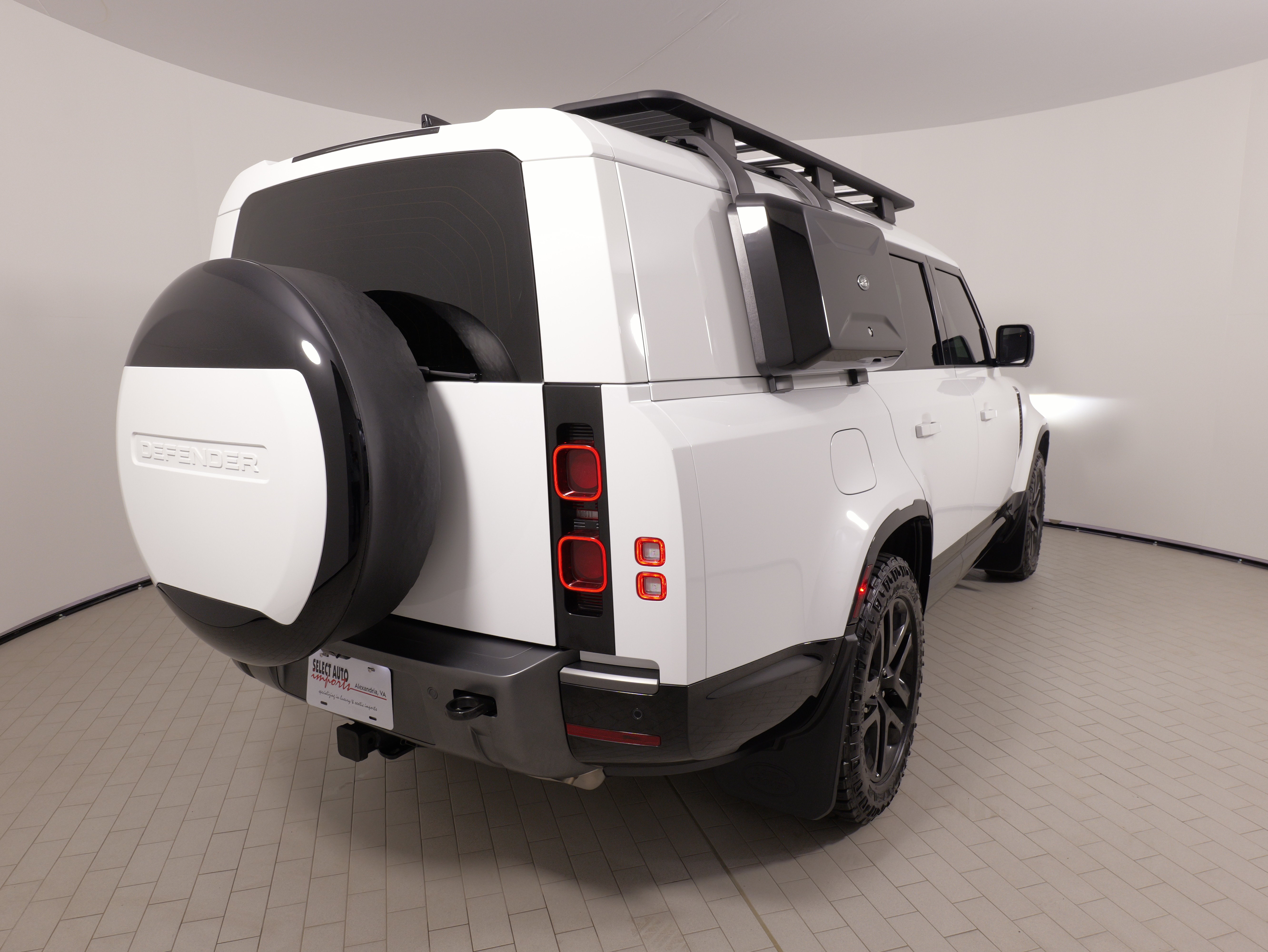 Used 2024 Land Rover Defender 130 Outbound AWD/4WD image 14