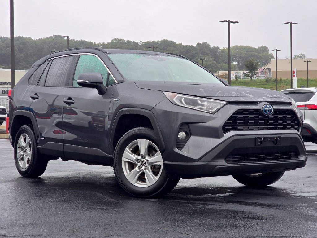 Used 2021 Toyota RAV4 XLE w/ Convenience Package AWD/4WD image 2