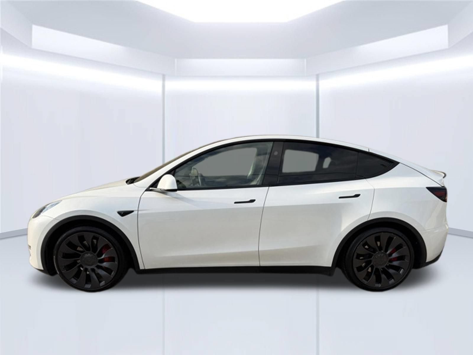Used 2024 Tesla Model Y Performance AWD/4WD image 11