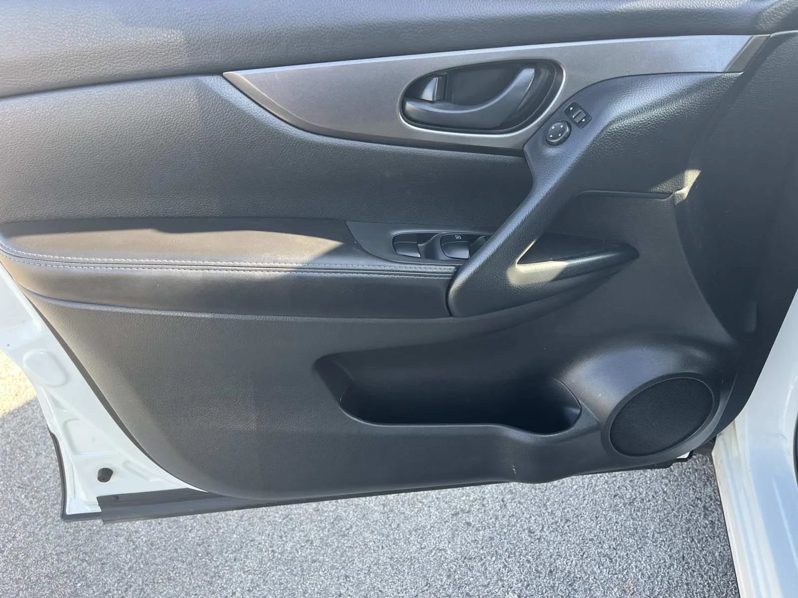 Used 2022 Nissan Rogue Sport S FWD image 27
