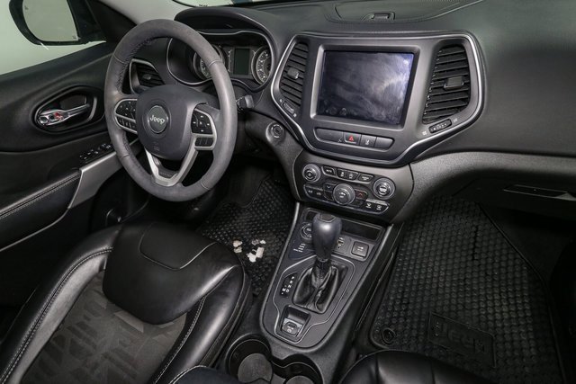 Used 2022 Jeep Cherokee Latitude w/ Sun & Sound Group image 18