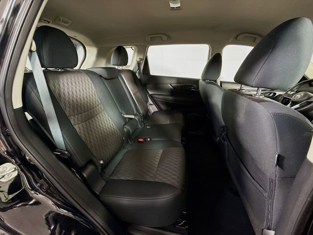 Used 2019 Nissan Rogue S image 26