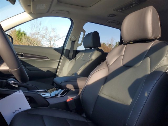 New 2025 Kia Telluride S image 13