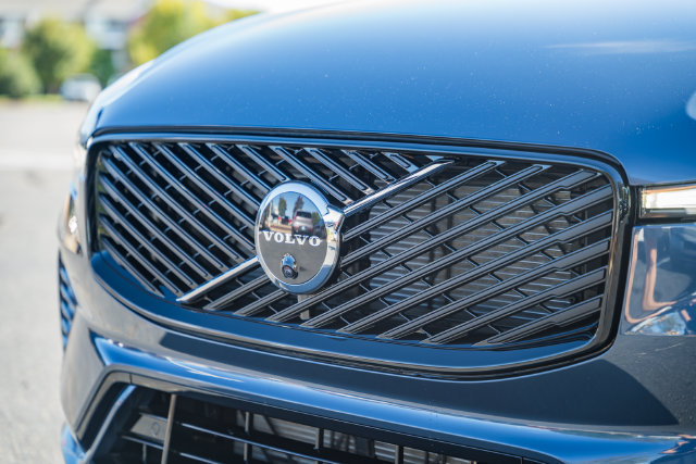 New 2027 Volvo XC60 B5 Plus AWD/4WD image 12