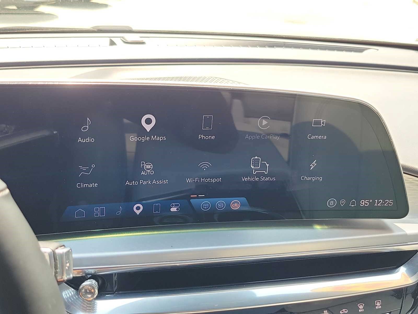Used 2024 Cadillac Lyriq Sport RWD image 21