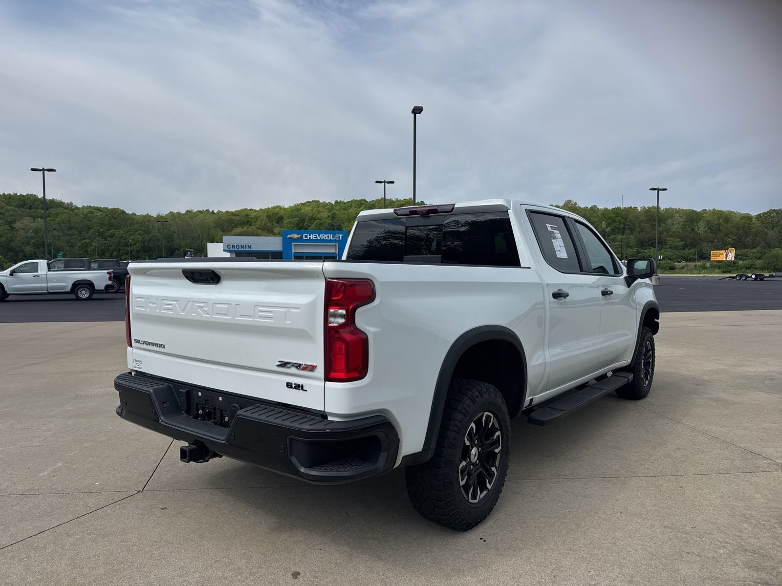 Used 2024 Chevrolet Silverado 1500 ZR2 w/ Technology Package AWD/4WD image 4