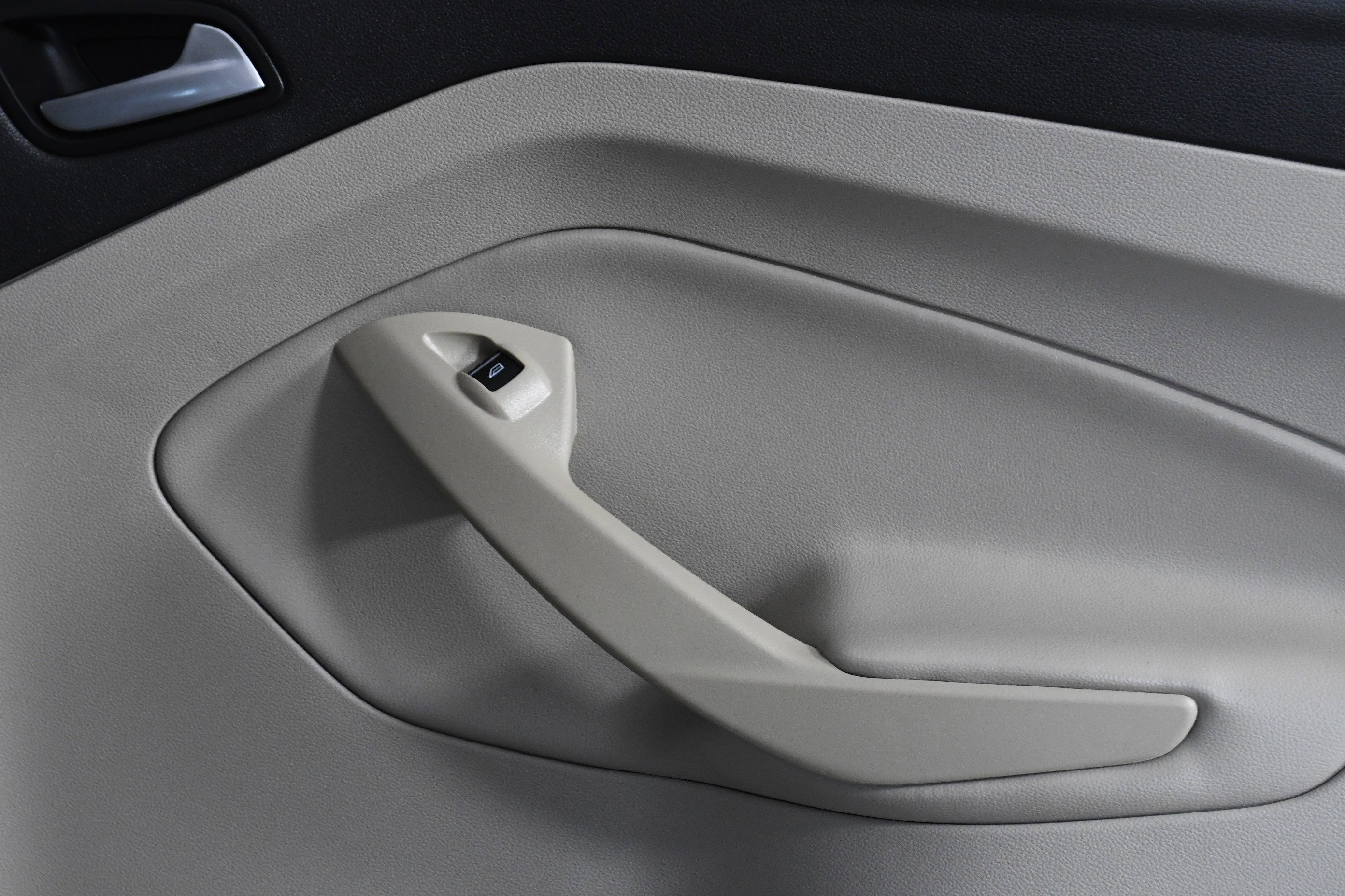 Used 2017 Ford Escape SE image 25