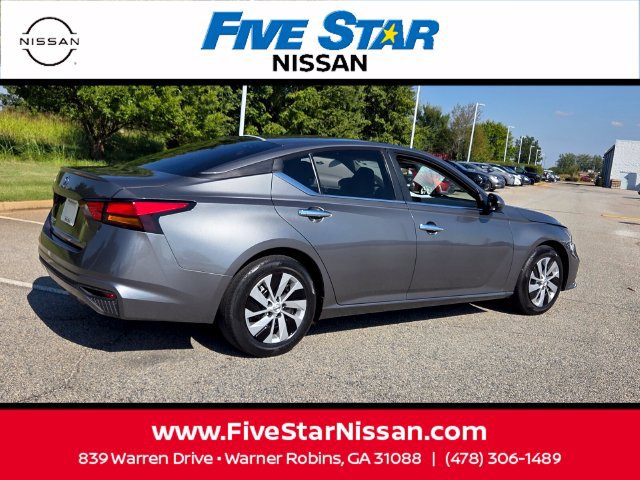 Used 2022 Nissan Altima 2.5 S FWD image 13