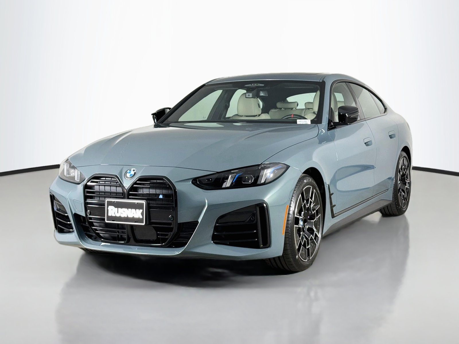 Used 2026 BMW M440i w/ Premium Package RWD image 3