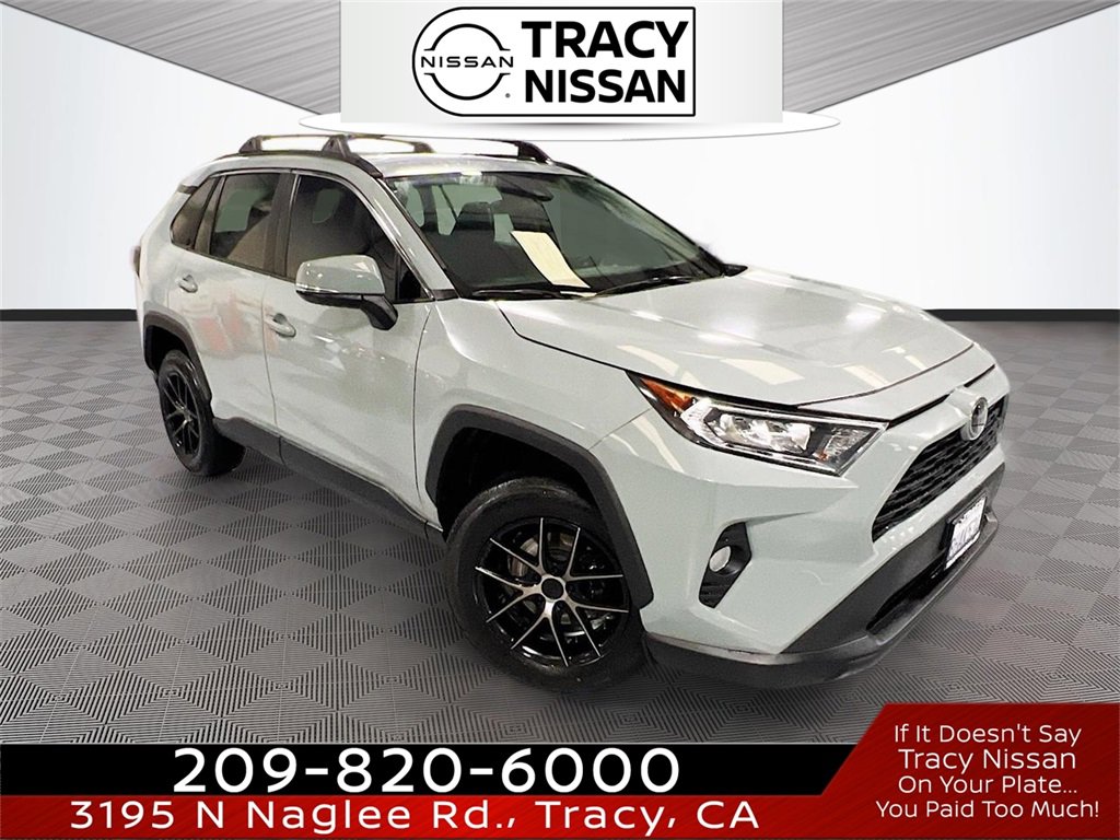 Used 2019 Toyota RAV4 XLE image 1