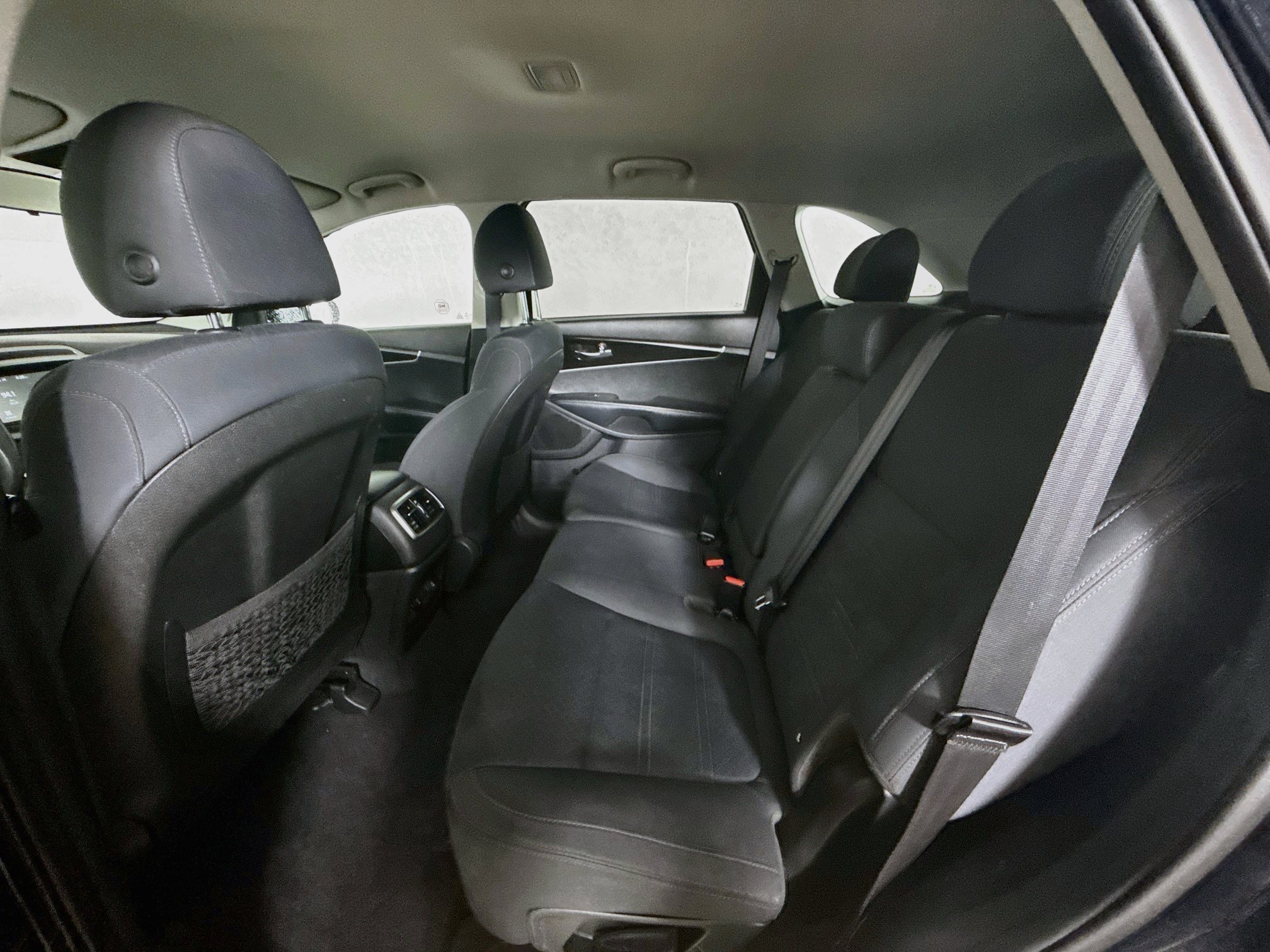 Used 2020 Kia Sorento LX FWD image 27