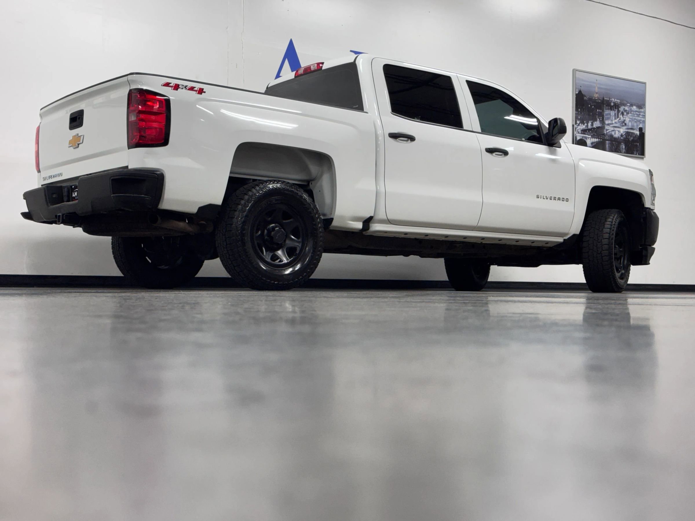 Used 2018 Chevrolet Silverado 1500 W/T w/ Trailering Package AWD/4WD image 4