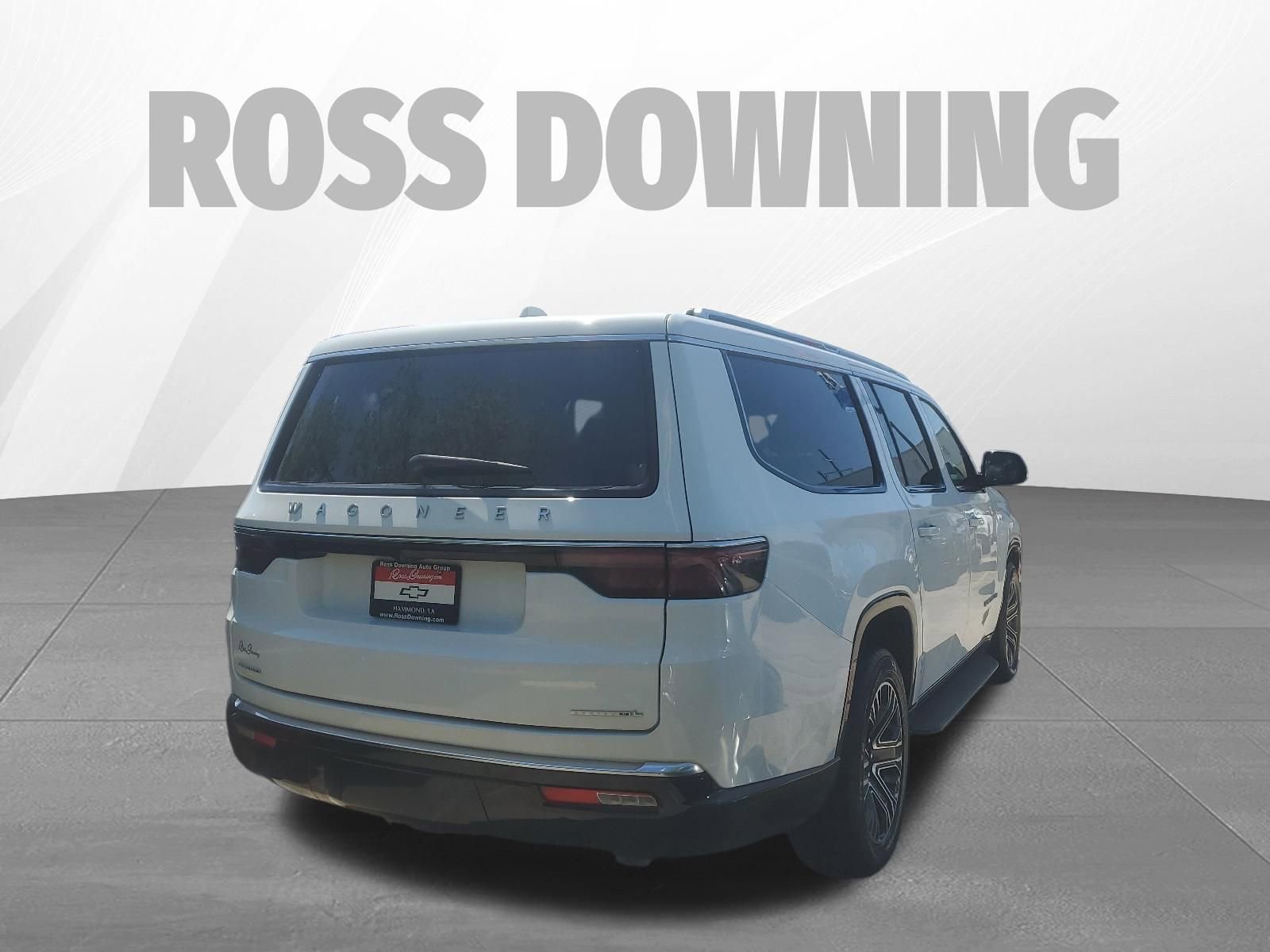 Used 2023 Jeep Wagoneer L Series II image 4